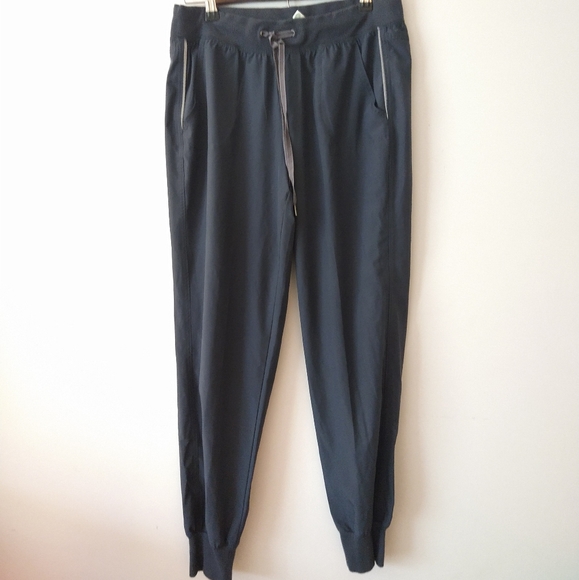 Brisas Gray work out pants size Medium - Picture 11 of 11
